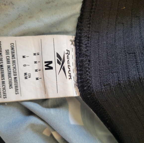 Mens reebok training shorts M - Picture 3 of 3